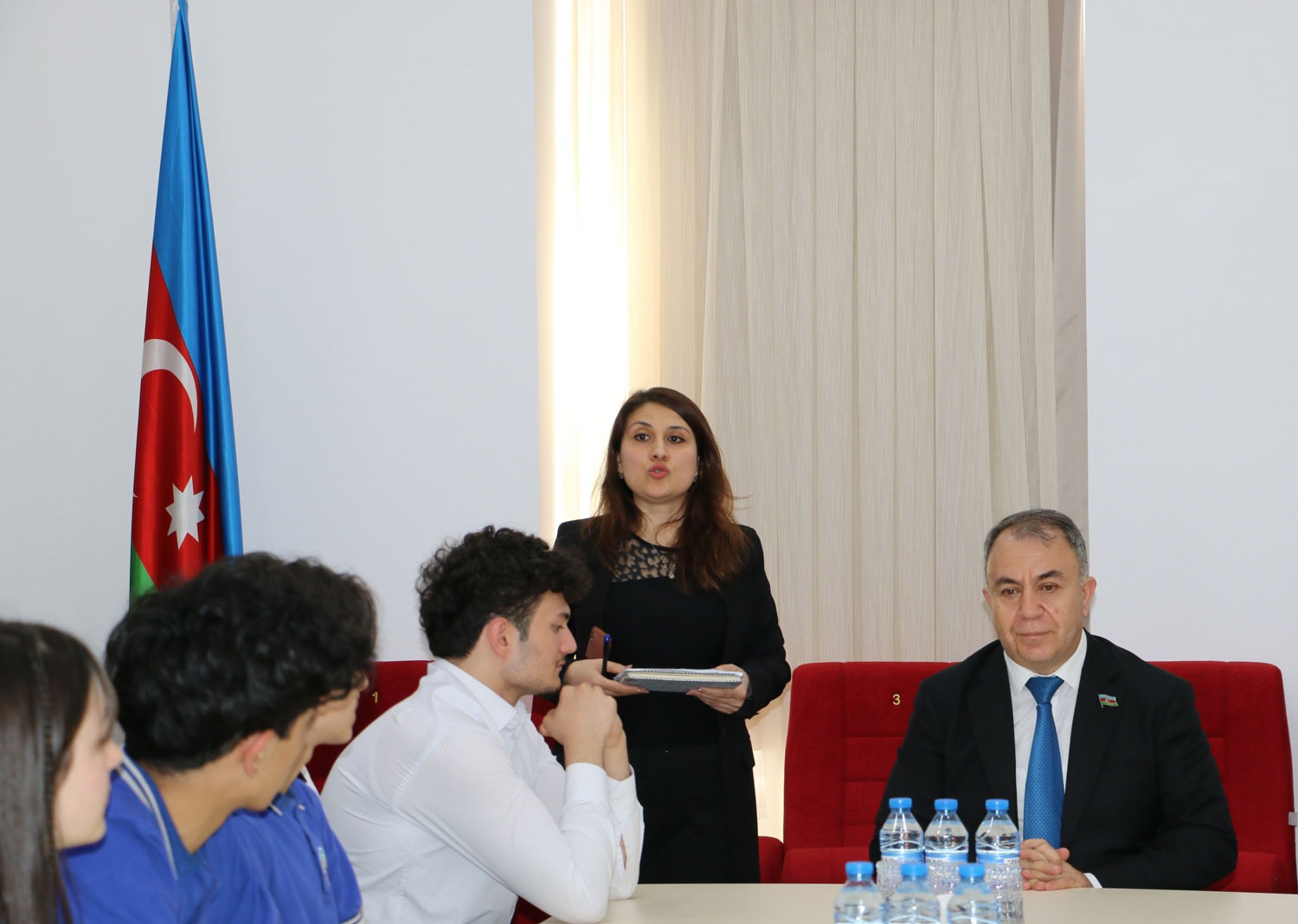 Məktəblilərlə ekoloji maarifləndirməyə dair söhbət aparılıb